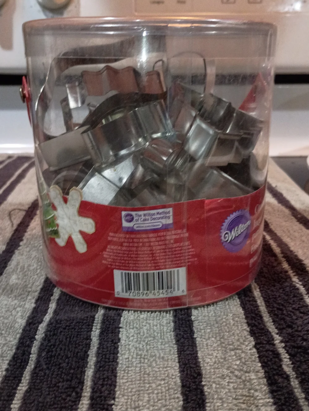 Wilton Red Holiday Cookie Cutter Set - 18-Piece